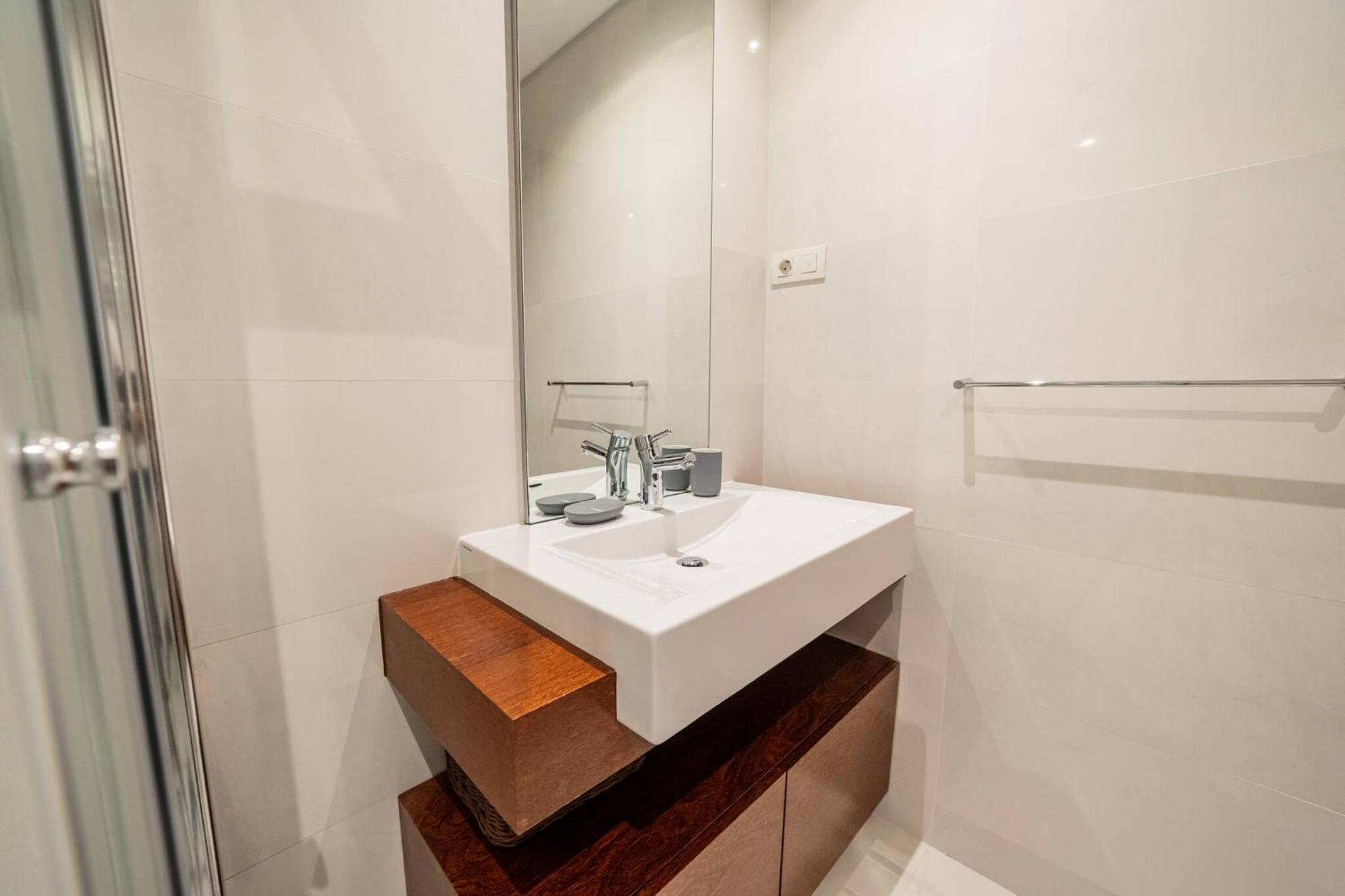 Modern Cedofeita By Hosty Apartment Porto Bagian luar foto